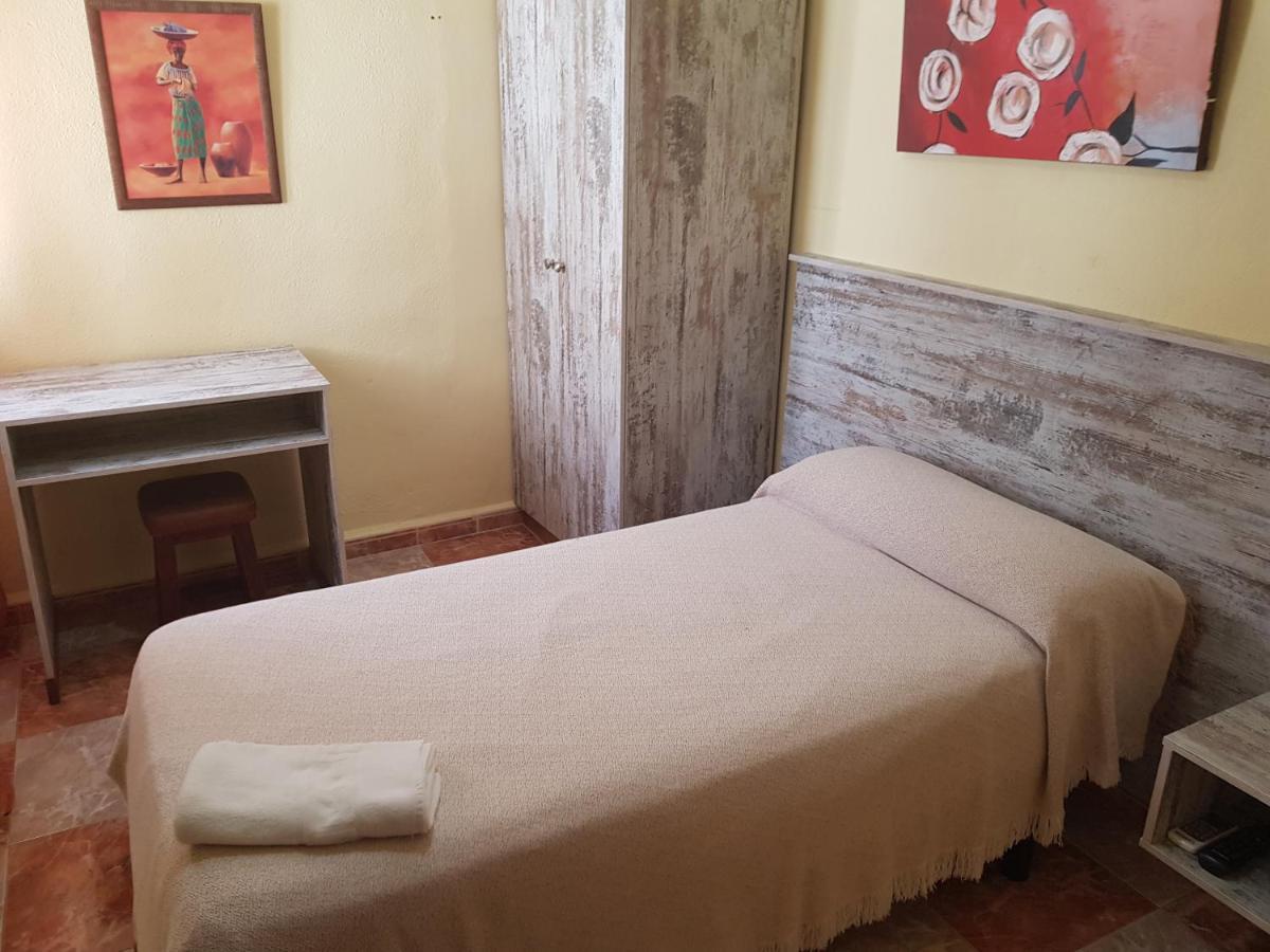 Hostal Virgen Del Rocio Ronda Dış mekan fotoğraf