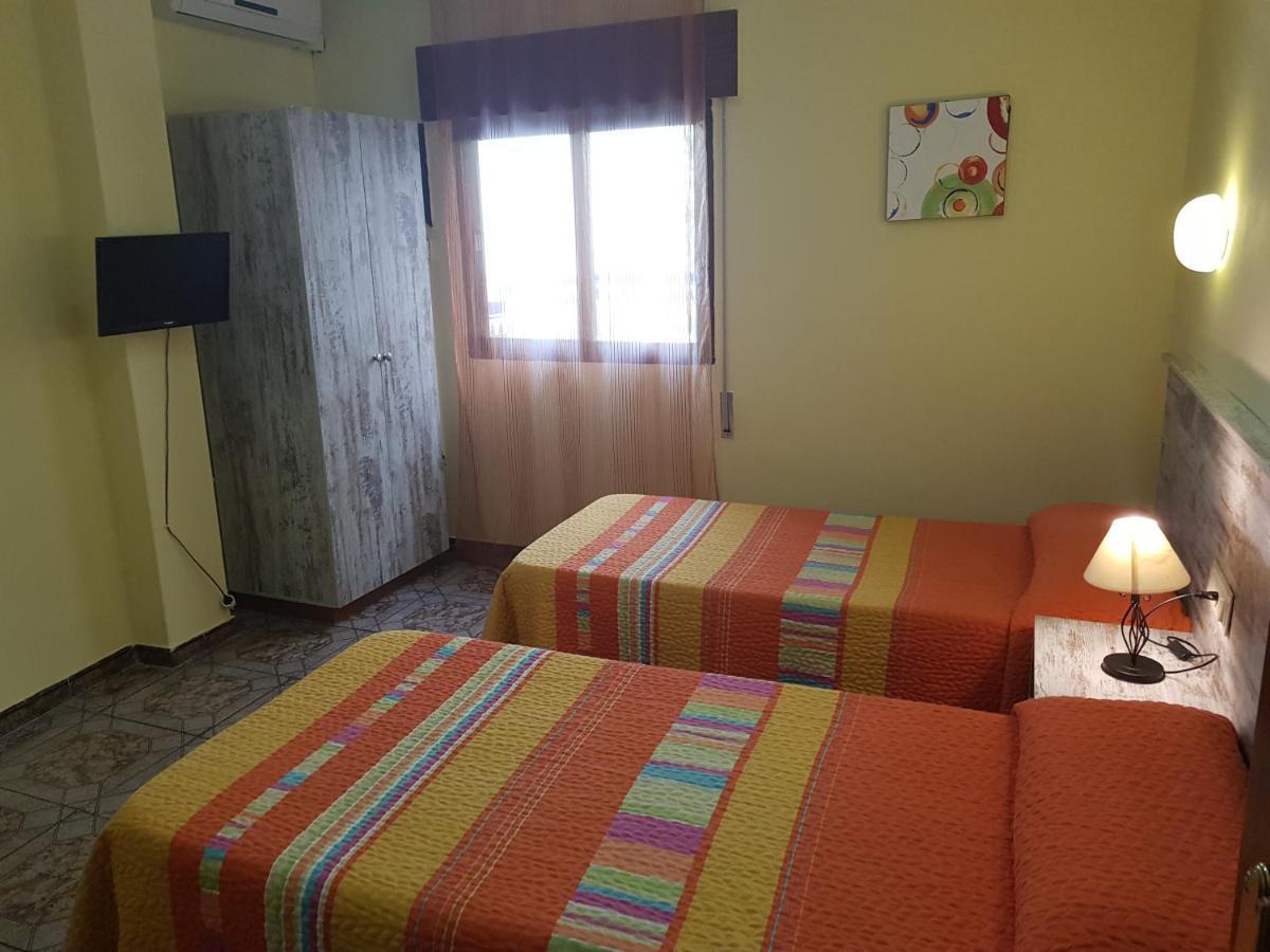 Hostal Virgen Del Rocio Ronda Dış mekan fotoğraf