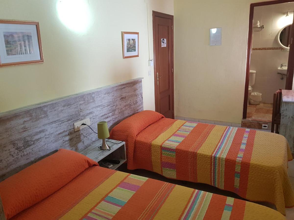 Hostal Virgen Del Rocio Ronda Dış mekan fotoğraf